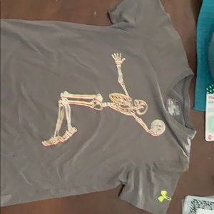 Under amour Skelton basketball shirt youth medium